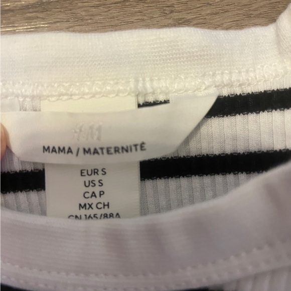 H&M Maternity Long Sleeve Striped Ribbed Tee Size Small - Picture 4 of 5